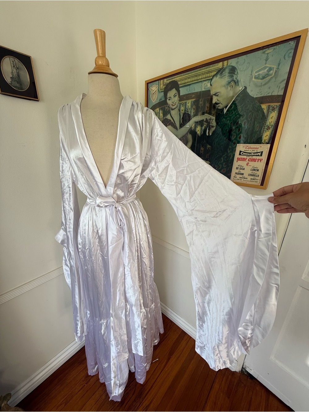 Glamour Bridal Dressing Robe - Picture 2 of 4